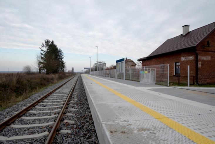 PLK udostępnia zmodernizowaną trasę Olsztyn – Pisz – Ełk. Pojadą dwa pociągi dziennie PLK udostępnia zmodernizowaną trasę Olsztyn – Pisz – Ełk. Pojadą dwa pociągi dziennie