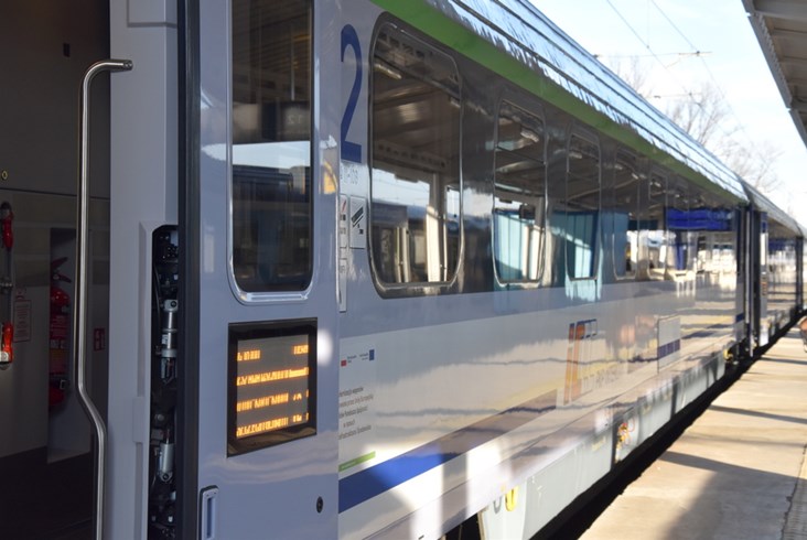 90 zmodernizowanych wagonów od FPS już w PKP Intercity [zdjęcia]