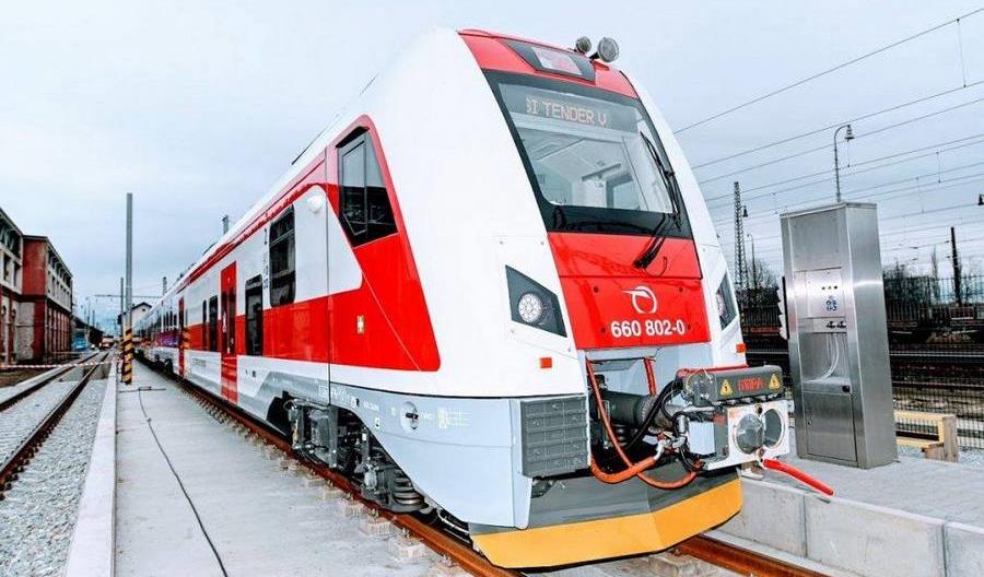 Koleje Słowackie pokazały nowy elektryczny zespół trakcyjny od Skody [zdjęcia]
