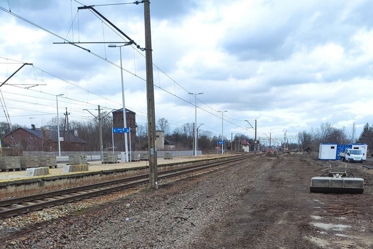 PLK na stacjach Łódź Żabieniec i Zgierz zwiększają dostępność do kolei [zdjęcia]