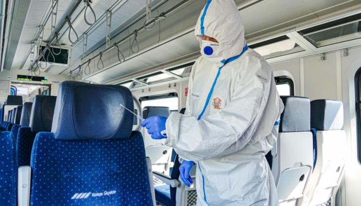 Koleje Śląskie rozszerzają tytanową batalię z koronawirusem