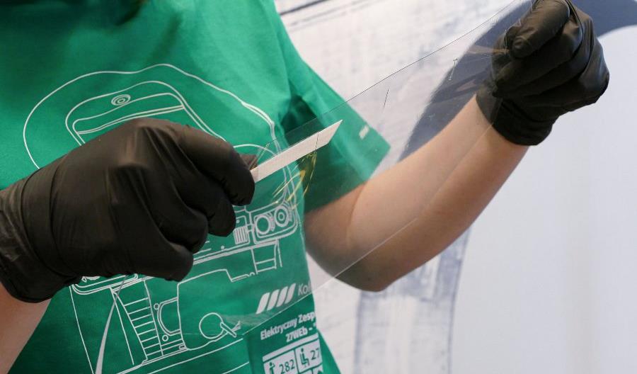 Koleje Śląskie produkują przyłbice dla szpitali Koleje Śląskie produkują przyłbice dla szpitali