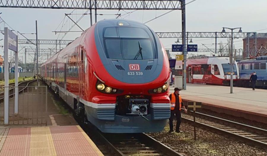 Kolejne dwa pojazdy Pesy z zagranicznym dopuszczeniem do ruchu