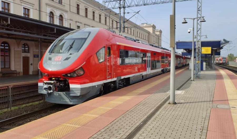 Kolejne dwa pojazdy Pesy z zagranicznym dopuszczeniem do ruchu