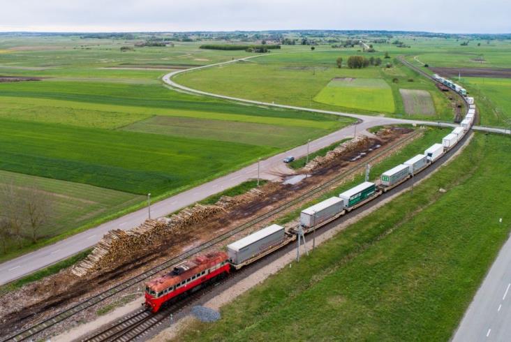 PKP Cargo, LG Cargo i CargoBeamer przewiozły pilotażowo naczepy pociągiem PKP Cargo, LG Cargo i CargoBeamer przewiozły pilotażowo naczepy pociągiem