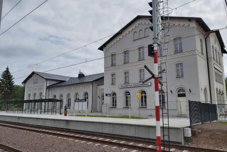 Przystanek Wałbrzych Centrum o rok później Przystanek Wałbrzych Centrum o rok później
