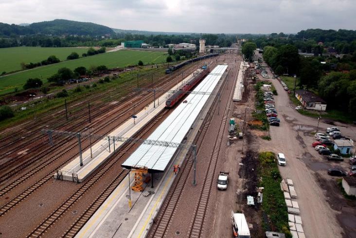 Nowe perony w Krzeszowicach otwarte Nowe perony w Krzeszowicach otwarte