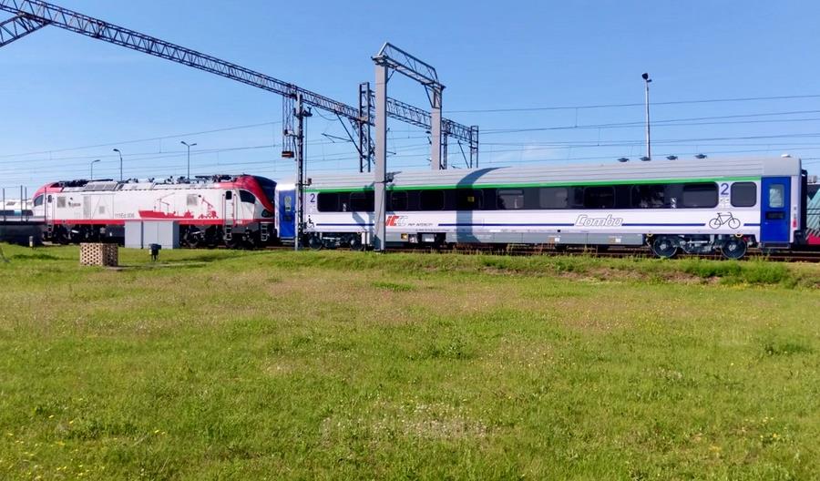Pierwszy wagon Combo na testach w Żmigrodzie. Kiedy zabierze pasażerów? [zdjęcia]