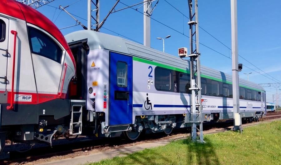 Pierwszy wagon Combo na testach w Żmigrodzie. Kiedy zabierze pasażerów? [zdjęcia]