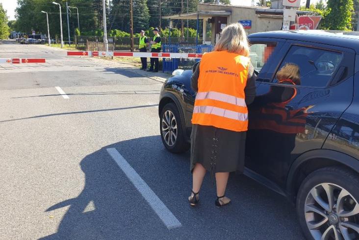 Ambasadorzy bezpieczeństwa apelują: Zatrzymaj się przed torem, nie ryzykuj! Ambasadorzy bezpieczeństwa apelują: Zatrzymaj się przed torem, nie ryzykuj!