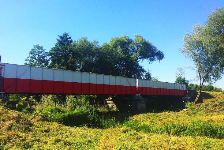 PKP PLK: Most w Płońsku w barwach narodowych