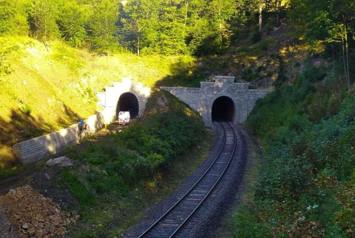Remont najdłuższego tunelu w Polsce ma się zakończyć w październiku Remont najdłuższego tunelu w Polsce ma się zakończyć w październiku