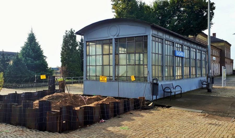 Ruszyły prace przy przebudowie historycznej stacji Chojnice [zdjęcia]