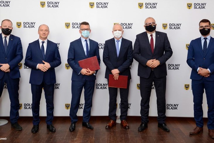 Dolny Śląsk podpisał umowę z Newagiem na hybrydy...i od razu powiększył zamówienie