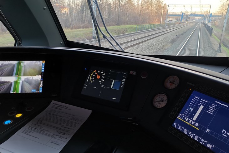 Nowe Flirty Kolei Mazowieckich jeżdżą pod nadzorem ETCS 2 [zdjęcia]