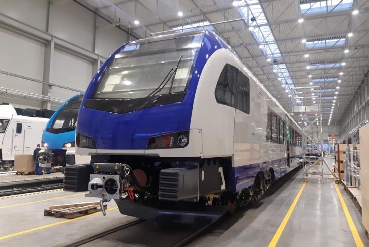 Pierwszy nowy pociąg Flirt dla PKP Intercity zestawiony Pierwszy nowy pociąg Flirt dla PKP Intercity zestawiony