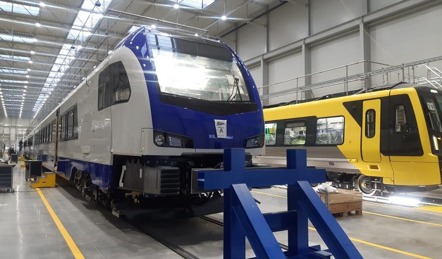 Pierwszy nowy pociąg Flirt dla PKP Intercity zestawiony