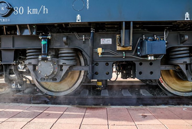 CRRC zaprezentowało hybrydową lokomotywę na wodór [ZDJĘCIA!]