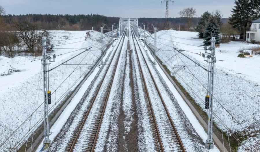 Drugi tor z Warki do Dobieszyna gotowy, ale jeszcze zamknięty