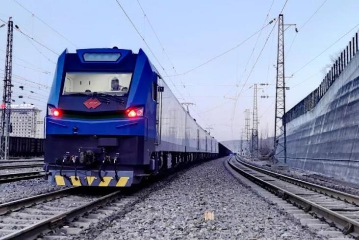 Chiny: Pociąg o 1,5 km długości i 11700 ton brutto... z jedną lokomotywą Chiny: Pociąg o 1,5 km długości i 11700 ton brutto... z jedną lokomotywą