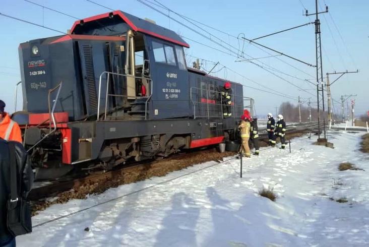 Pociąg PKP Intercity zderzył się z lokomotywą. Pięć osób lekko rannych [aktualizacja, zdjęcia]