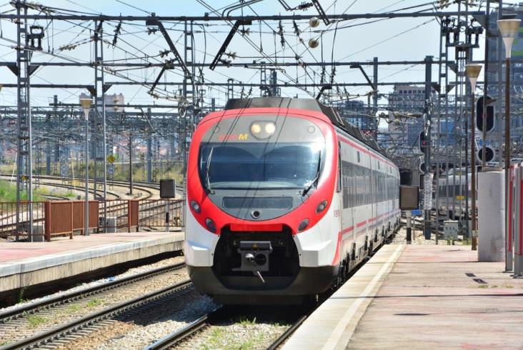 Największy kontrakt w historii Renfe. 2,5 mld euro dla Alstomu i Stadlera Największy kontrakt w historii Renfe. 2,5 mld euro dla Alstomu i Stadlera