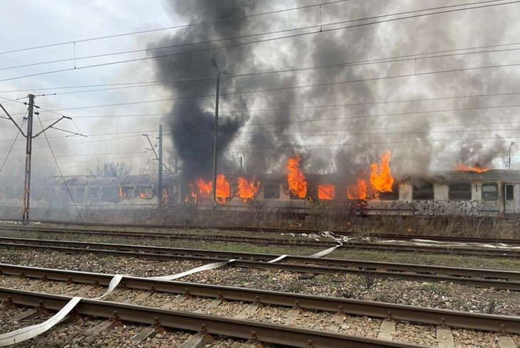 Kolejny pożar na kolei. Tym razem płonęły wagony PKP Intercity [zdjęcia]
