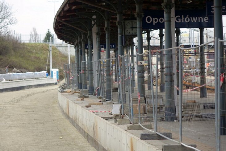 Opole Główne: Trwa budowa nowego peronu [zdjęcia]