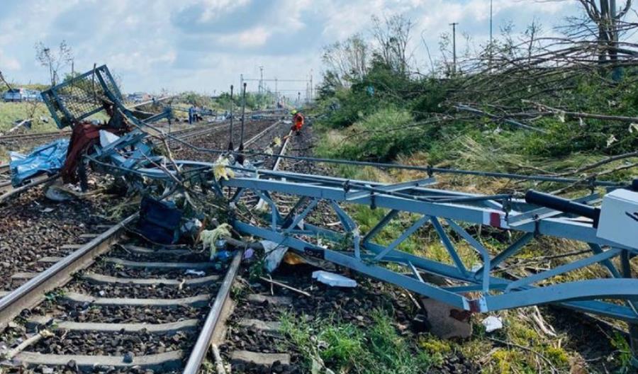 Potężne burze i tornada w Czechach. Zniszczone linie kolejowe, opóźnione pociągi
