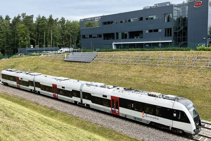 Pomorska Kolej Metropolitalna wykorzysta energię ze słońca Pomorska Kolej Metropolitalna wykorzysta energię ze słońca