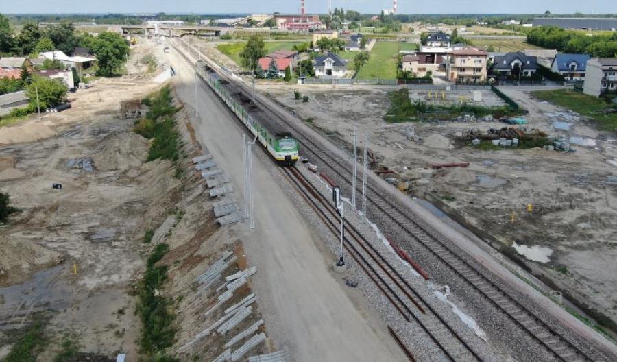 PLK potwierdza: Od niedzieli dwa tory do Radomia