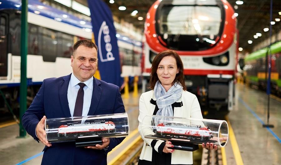 Pesa przekazała w terminie 12 lokomotyw Gama Marathon dla RCP [zdjęcia]