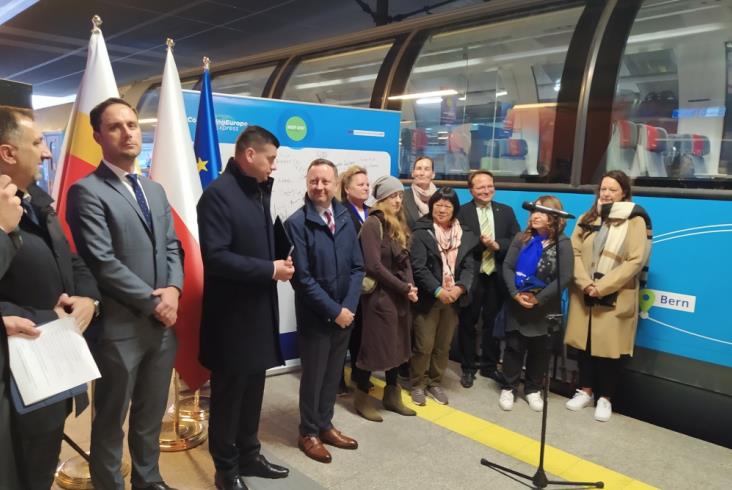 Connecting Europe Express w Krakowie. Kończy wizytę w Polsce Connecting Europe Express w Krakowie. Kończy wizytę w Polsce