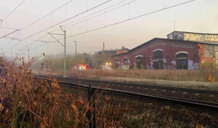 Pożar na terenie zabytkowej parowozowni w Katowicach