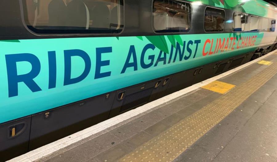 Młodzieżowy Strajk Klimatyczny do Glasgow dostał się pociągiem. Jak?