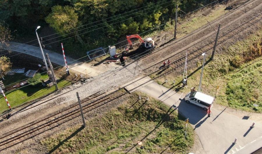 Rozpoczęły się kolejne prace na odcinku linii kolejowej Stróże - Grybów [zdjęcia]