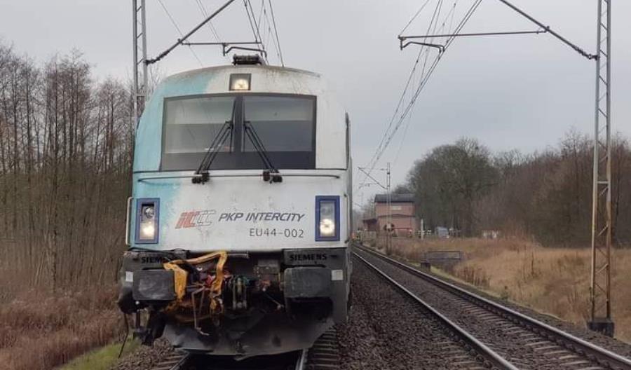 Wypadek na przejeździe kolejowo-drogowym w Sątopach [zdjęcia]