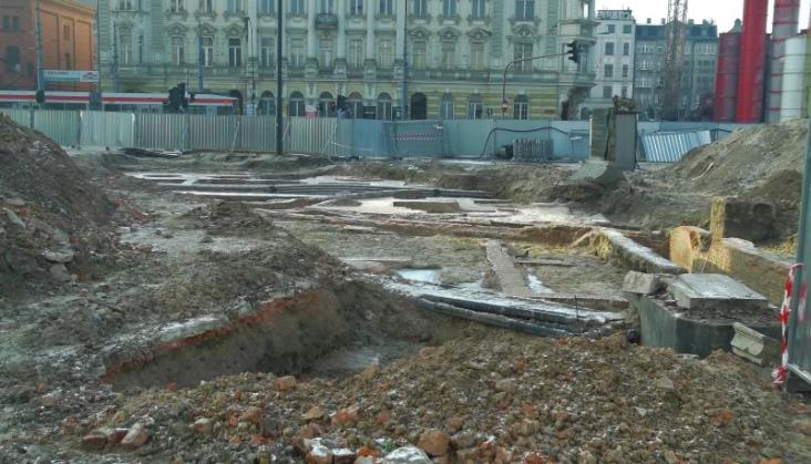 Łódź: Czy fundamenty synagogi opóźnią budowę tunelu?