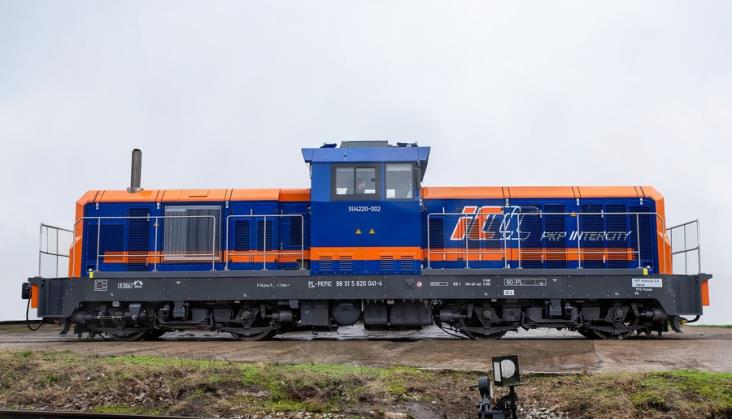 PKP Intercity odebrało pierwsze 2 lokomotywy nowej serii SU4220