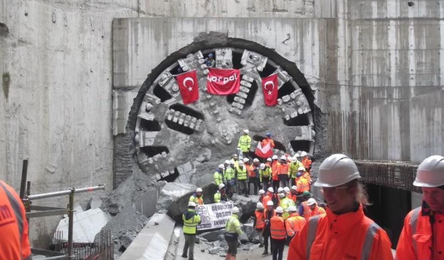 Pierwszy odcinek tunelu kolejowego pod Łodzią wydrążony [zdjęcia]