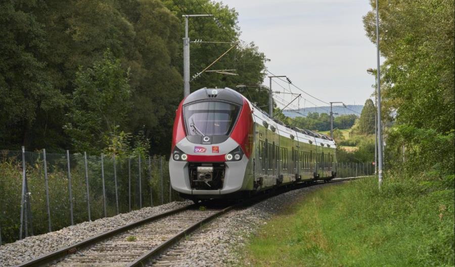 Alstom przebudował pociąg spalinowy na hybrydę 