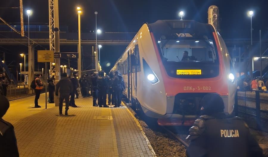 Pociąg z uchodźcami ze Lwowa już w Chełmie; przewozy też na LHS [aktualizacja]