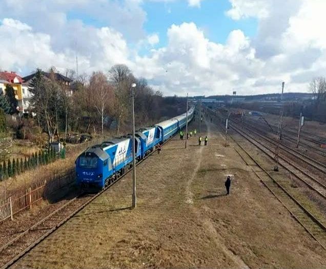 Szerokotorowy Olkusz: Przyjechał pociąg ze Lwowa [aktualizacja]