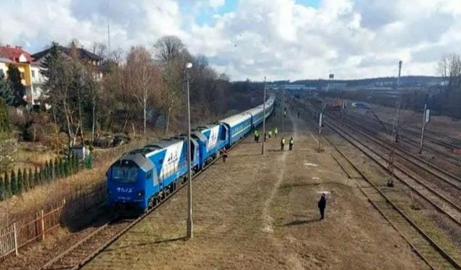 Szerokotorowy Olkusz: Przyjechał pociąg ze Lwowa [aktualizacja]