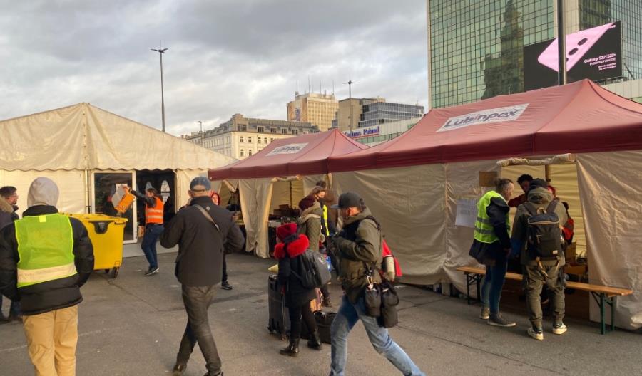 PKP: Kolejne zmiany na Dworcu Centralnym.  Otwarta strefa gastronomiczna dla uchodźców