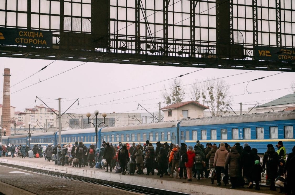 Koleje Ukraińskie dostarczają tysiące ton pomocy humanitarnej [zdjęcia]
