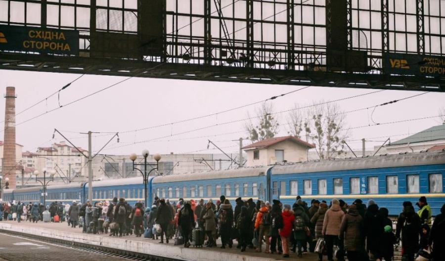 Koleje Ukraińskie dostarczają tysiące ton pomocy humanitarnej [zdjęcia]