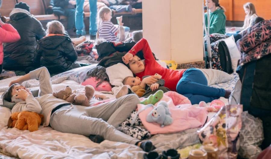 Koleje Ukraińskie dostarczają tysiące ton pomocy humanitarnej [zdjęcia]