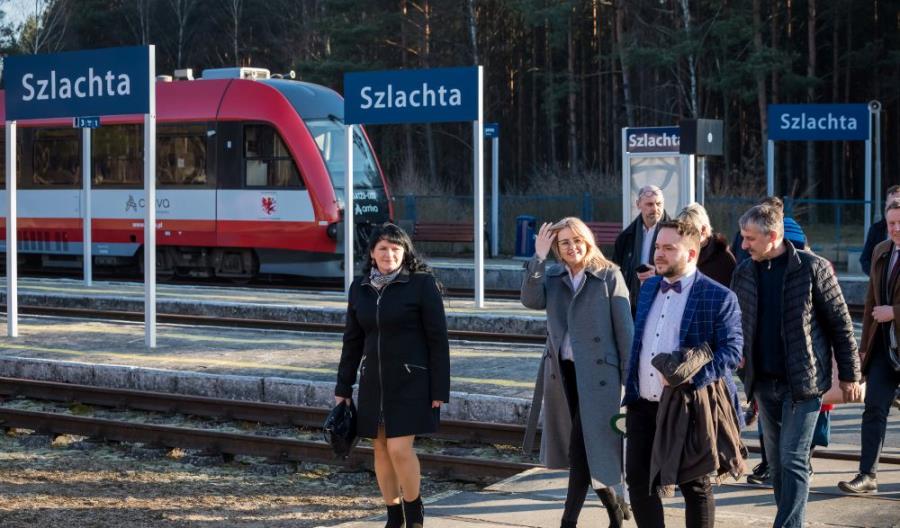 Wróciły pociągi na linię Szlachta – Wierzchucin [zdjęcia]