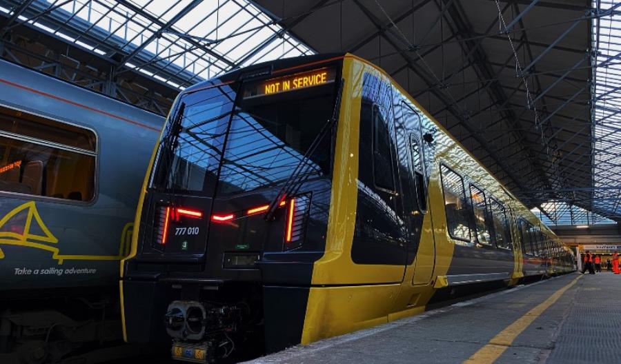 Nowe pociągi Stadlera dla Liverpoolu jadą z Siedlec